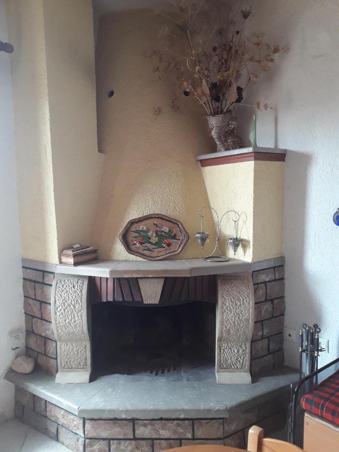 Traditional House Kalivia  Bagian luar foto